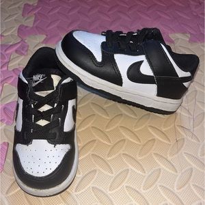 Nike Panda Dunks Low